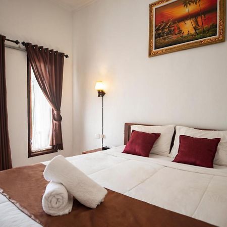 Santhi Guna Bungalow Toyapakeh Exteriér fotografie