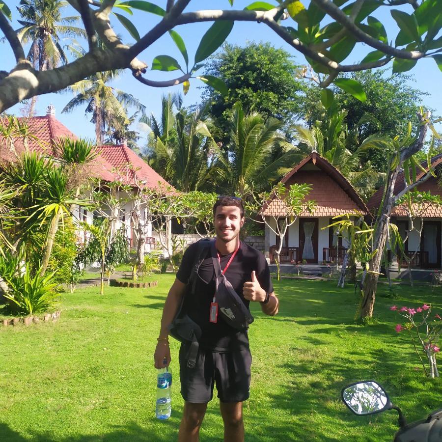 Santhi Guna Bungalow Toyapakeh Exteriér fotografie