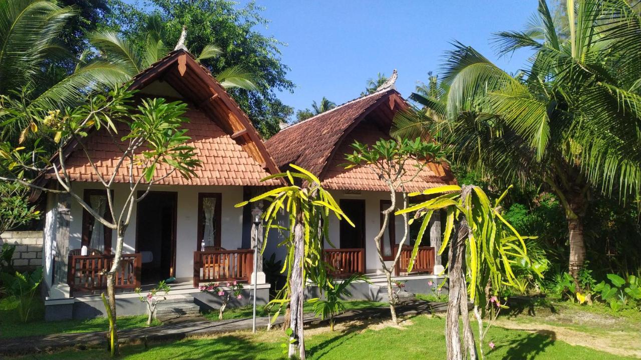 Santhi Guna Bungalow Toyapakeh Exteriér fotografie