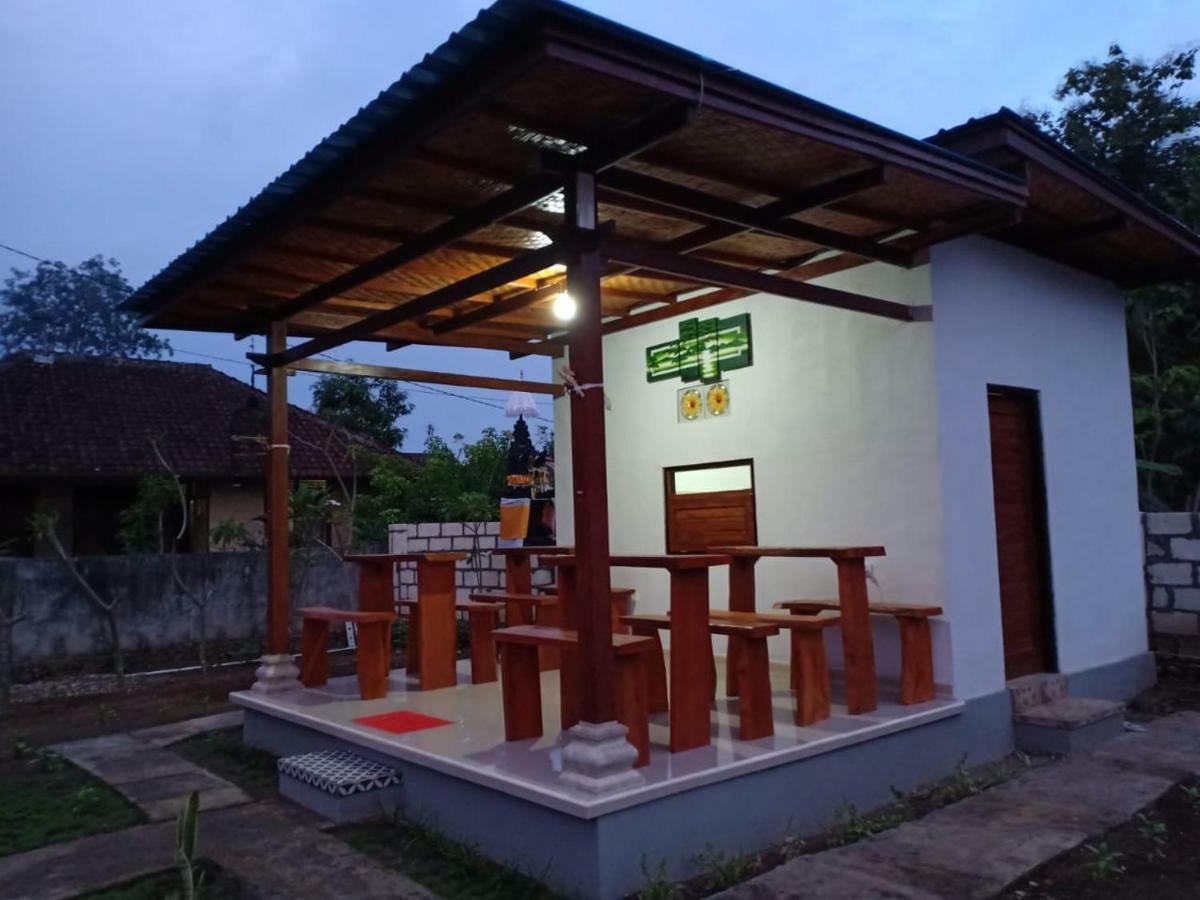 Santhi Guna Bungalow Toyapakeh Exteriér fotografie