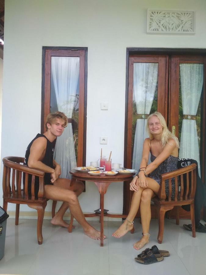 Santhi Guna Bungalow Toyapakeh Exteriér fotografie