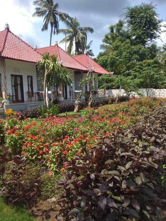 Santhi Guna Bungalow Toyapakeh Exteriér fotografie